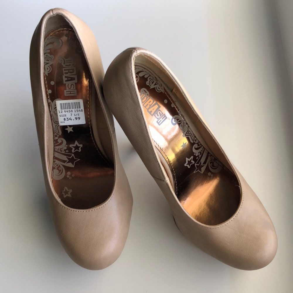 Tan/nude platform pumps